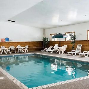 Norwood Inn And Suites - Minneapolis-St Paul Roseville